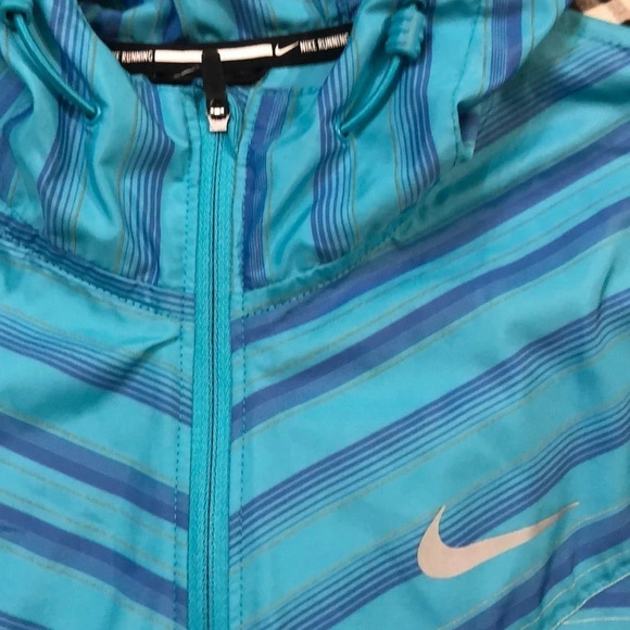 Nike Woman’s Blue Running Jacket Hoodie Medium - Picture 4 of 5